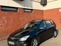 Gebraucht Hyundai i30 110 PS (80 kW) 2011 Schwarz Kombi