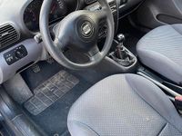 Second-hand Seat Leon 105 CP (77 kW) 2002 Negru Hatchback