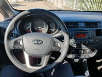 Second-hand Kia Rio 109 CP (80 kW) 2014 Alb Hatchback