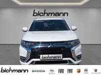 Gebraucht Mitsubishi Outlander P-HEV Top 224 PS (164 kW) 2021 Weiss SUV