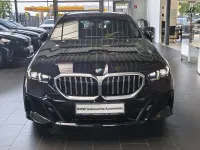 Gebraucht BMW 520 M Sport 208 PS (152 kW) 2025 Carbonschwarz Kombi