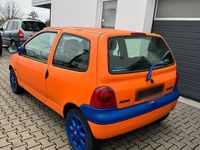 Second-hand Renault Twingo 75 CP (55 kW) 2002 Portocaliu Hatchback