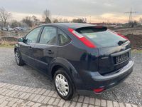 Gebraucht Ford Focus Trend 101 PS (74 kW) 2006 Blau Limousine