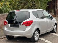 Gebraucht Opel Meriva 120 PS (88 kW) 2016 Silber Van / Kleinbus