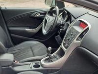 Gebraucht Opel Astra 140 PS (102 kW) 2012 Silber Limousine