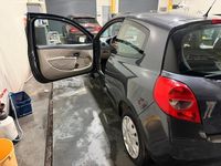 Gebraucht Renault Clio 75 PS (55 kW) 2005 Grau Kleinwagen