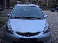 Käytetty Honda Jazz 83 HP (61 kW) 2002 Hopea Viistoperä