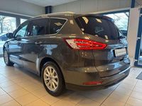 Gebraucht Ford S-MAX Titanium 160 PS (117 kW) 2018 Grau Van / Kleinbus