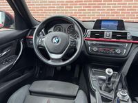 Gebraucht BMW 316 Executive 136 PS (100 kW) 2013 Rot Limousine