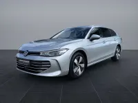 Gebraucht VW Passat 150 PS (110 kW) 2025 Oyster silver metallic Kombi