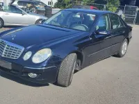 Gebraucht Mercedes E320 224 PS (164 kW) 2007 Tansanitblau  metalliclack Limousine