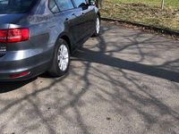 Gebraucht VW Jetta 150 PS (110 kW) 2015 Grau Limousine