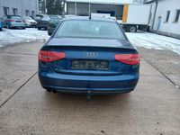Gebraucht Audi A4 143 PS (105 kW) 2012 Blau Limousine