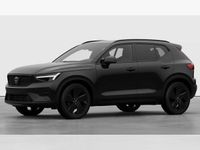 Neu Volvo XC40 Plus 163 PS (119 kW) 2025 Schwarz (onyx black / metallic) SUV