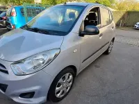 Gebraucht Hyundai i10 Edition 69 PS (50 kW) 2013 Silber Kleinwagen