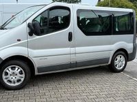 Usado Renault Traffic 2006 Cinzento Monovolume