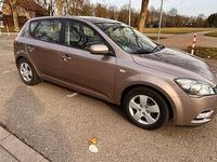 Gebraucht Kia Ceed 109 PS (80 kW) 2010 Andere farben Kleinwagen