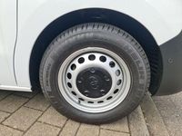 Gebraucht Toyota Proace 120 PS (88 kW) 2024 Weiß Van / Kleinbus