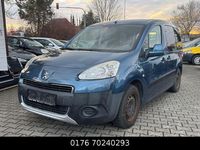 Gebraucht Peugeot Partner Tepee Active 92 PS (67 kW) 2013 Blau Van / Kleinbus
