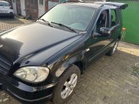 Gebraucht Mercedes ML320 218 PS (160 kW) 2001 Schwarz SUV