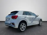 Gebraucht Audi Q2 Ambiente 150 PS (110 kW) 2021 Gletscherweiß metallic (metallic) SUV