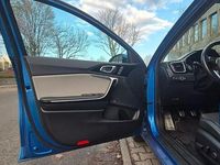 Gebraucht Kia Ceed Spirit 140 PS (102 kW) 2018 Blau Kleinwagen