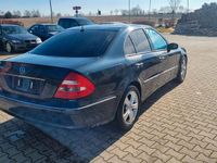 Gebraucht Mercedes E240 Avantgarde 177 PS (130 kW) 2002 Blau Limousine