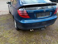 Gebraucht Mercedes C220 140 PS (102 kW) 2002 Blau Kleinwagen