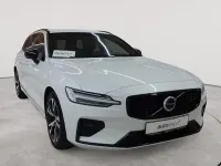 Gebraucht Volvo V60 Plus 197 PS (144 kW) 2023 Crystal weißperleffekt Kombi