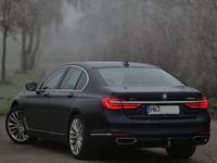 Gebraucht BMW 740 320 PS (235 kW) 2016 Blau Limousine