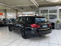 Gebraucht BMW 330 Sport Line 252 PS (185 kW) 2018 Schwarz Kombi