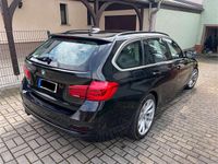 Gebraucht BMW 320 Sport Line 190 PS (139 kW) 2019 Schwarz Kombi