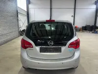 Używany Opel Meriva Edition 101 KM (74 kW) 2015 Srebrny Minivan