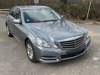 Gebraucht Mercedes E200 136 PS (100 kW) 2011 Grau Limousine