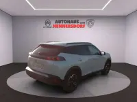 Gebraucht Peugeot e-2008 Allure 100 kW (136 PS) 2022 Perlmutt weiß perleffekt SUV