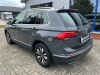 Gebraucht VW Tiguan Move 150 PS (110 kW) 2023 Delfingrau (metallic) SUV