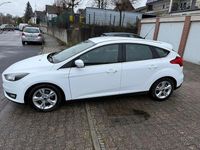 Gebraucht Ford Focus 125 PS (91 kW) 2014 Weiß Limousine