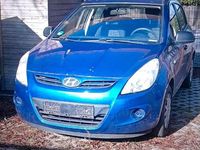 Gebraucht Hyundai i20 77 PS (56 kW) 2010 Blau Kleinwagen