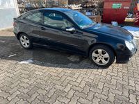 Gebraucht Mercedes 220 150 PS (110 kW) 2005 Schwarz Coupé