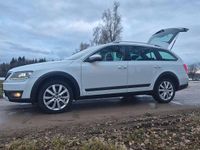 Gebraucht Skoda Octavia 179 PS (131 kW) 2016 Weiß Kleinwagen