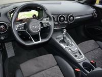Używany Audi TT S-Line 245 KM (180 kW) 2024 Biały Kabriolet