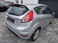 Gebraucht Ford Fiesta SYNC Edition 80 PS (58 kW) 2014 Silber Kleinwagen