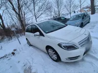 Gebraucht Mercedes B180 Style 122 PS (89 kW) 2014 Weiß Van / Kleinbus