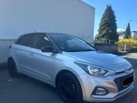 Gebraucht Hyundai i20 101 PS (74 kW) 2020 Silber Kleinwagen