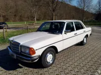 Gebraucht Mercedes E230 136 PS (100 kW) 1982 Weiß Limousine