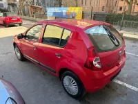 Gebraucht Dacia Sandero 75 PS (55 kW) 2010 Rot Limousine