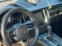 Używany Porsche Macan 148 KM (108 kW) 2016 Złoty SUV