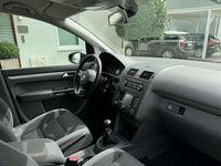 Gebraucht VW Touran 105 PS (77 kW) 2011 Pepper grey metallic Van / Kleinbus