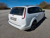 Gebraucht Ford Focus 125 PS (91 kW) 2010 Weiß Kombi