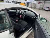 Gebraucht Peugeot 207 CC Allure 120 PS (88 kW) 2012 Weiß Cabrio